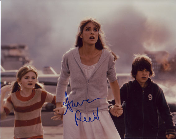 Amanda Peet in-person autographed photo