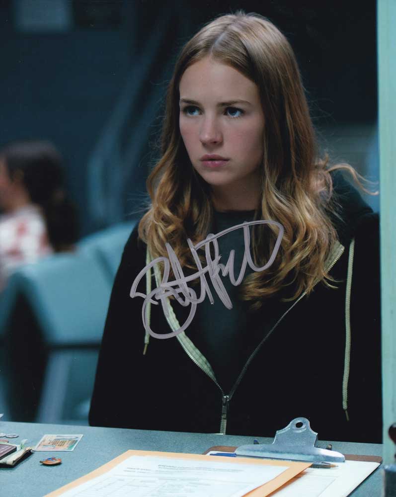 Britt Robertson in-person autographed photo