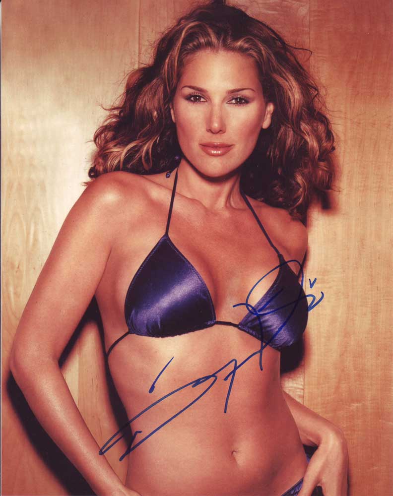 Daisy Fuentes in-person autographed photo