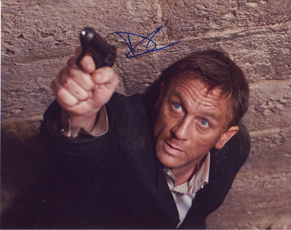 Daniel Craig in-person autographed photo