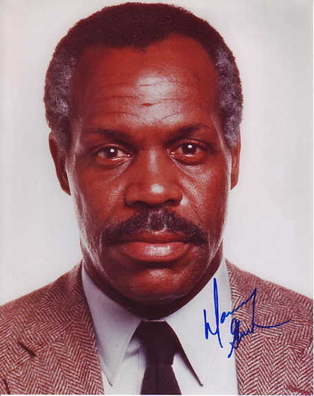 http://www.autographdealer.com/images/DannyGlover1118.jpg