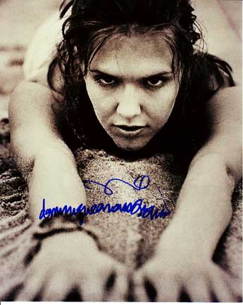 Dominique Swain in-person autographed photo