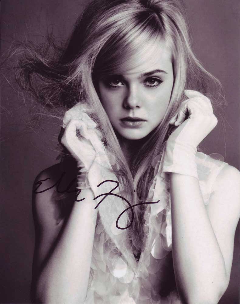 Elle Fanning in-person autographed photo