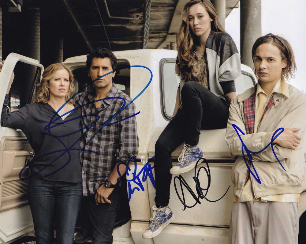 Fear The Walking Dead In-person autographed Cast Photo by 4