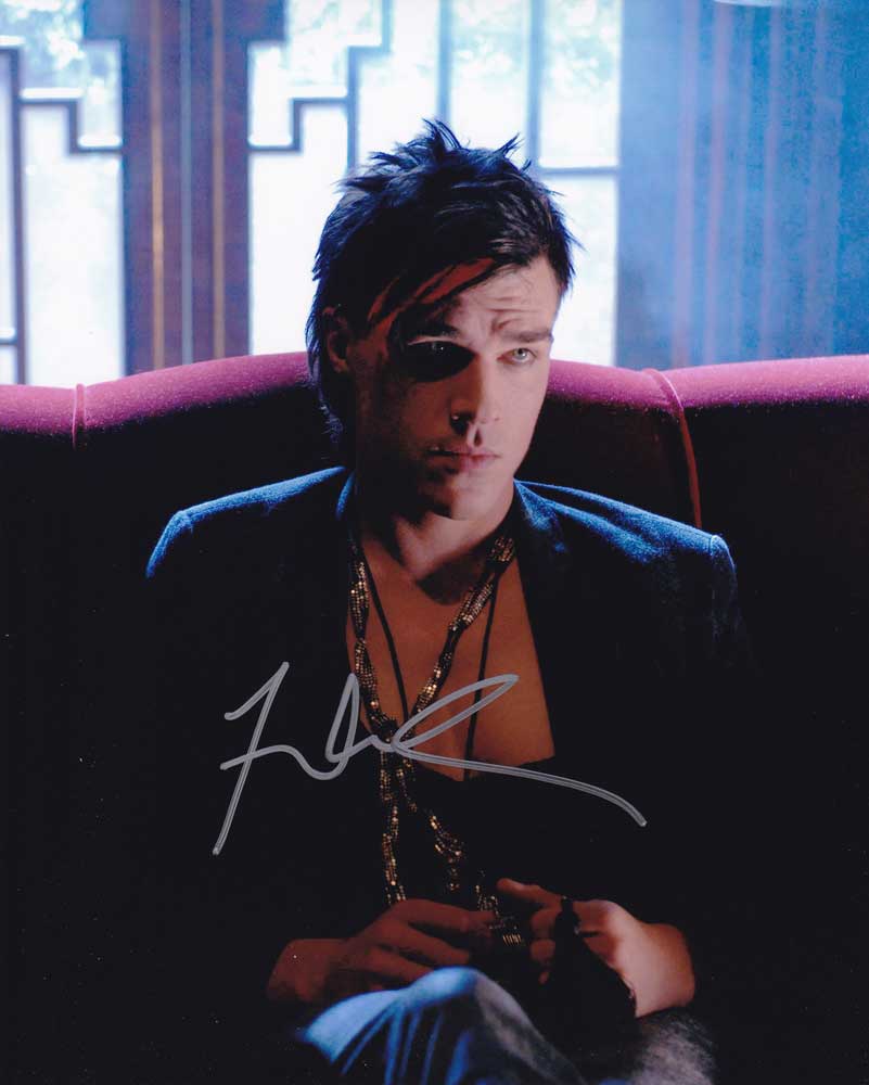 Finn Wittrock in-person autographed photo