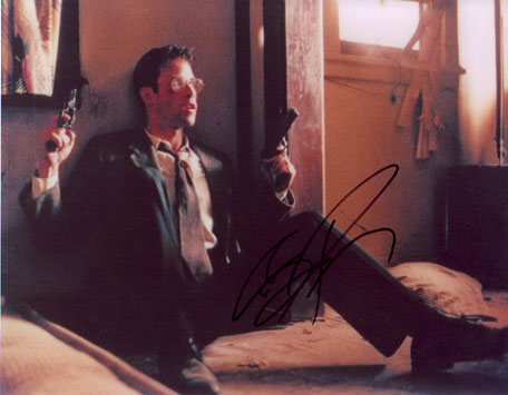 Guy Pearce in-person autographed photo