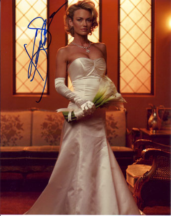Kelly Carlson in-person autographed photo