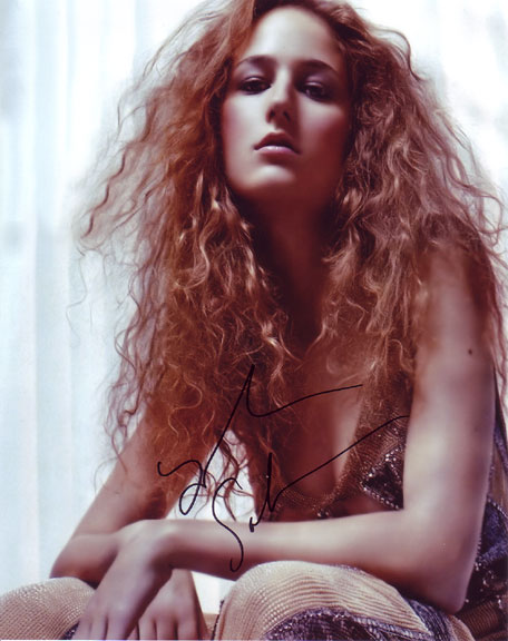 Leelee Sobieski in-person autographed photo