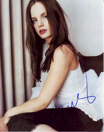 Mena Suvari in-person autographed photo