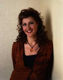 Nia Vardalos in-person autographed photo