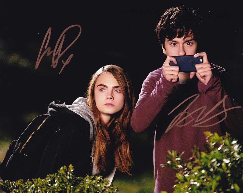 Paper Towns In-person autographed Cast Photo
