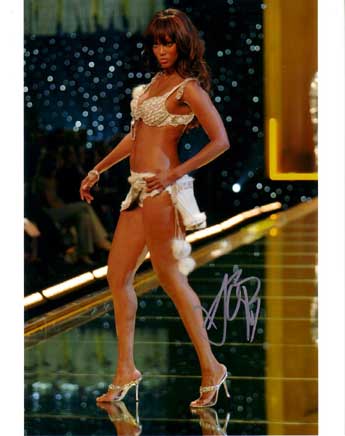 Tyra Banks In-person autographed photo