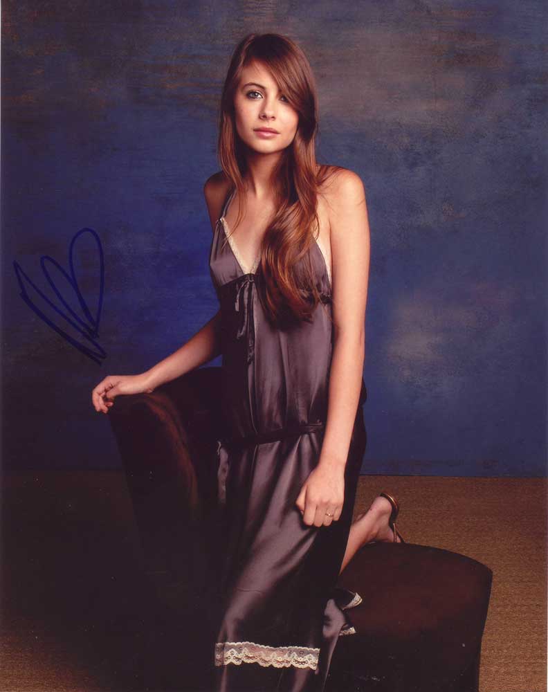 Willa Holland in-person autographed photo