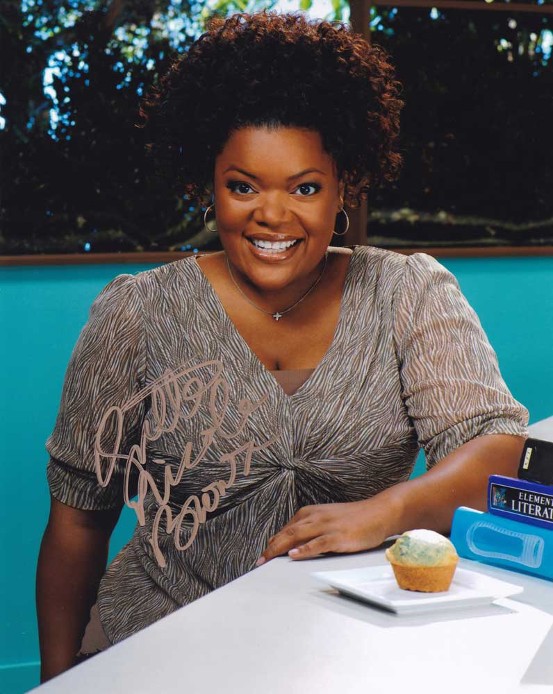 Yvette Nicole Brown In-person Autographed Photo
