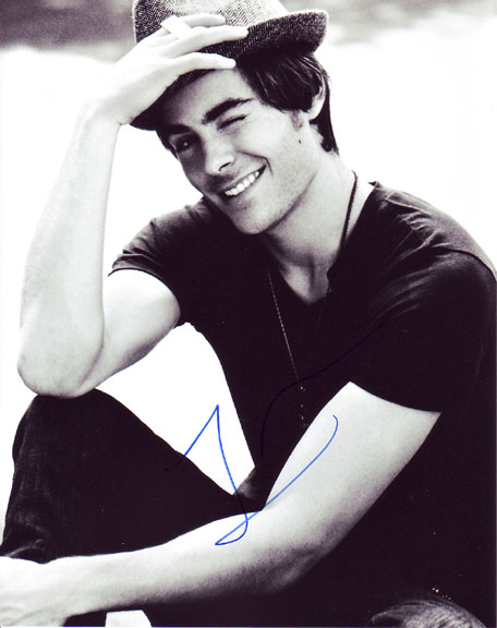 Zac Efron in-person autographed photo