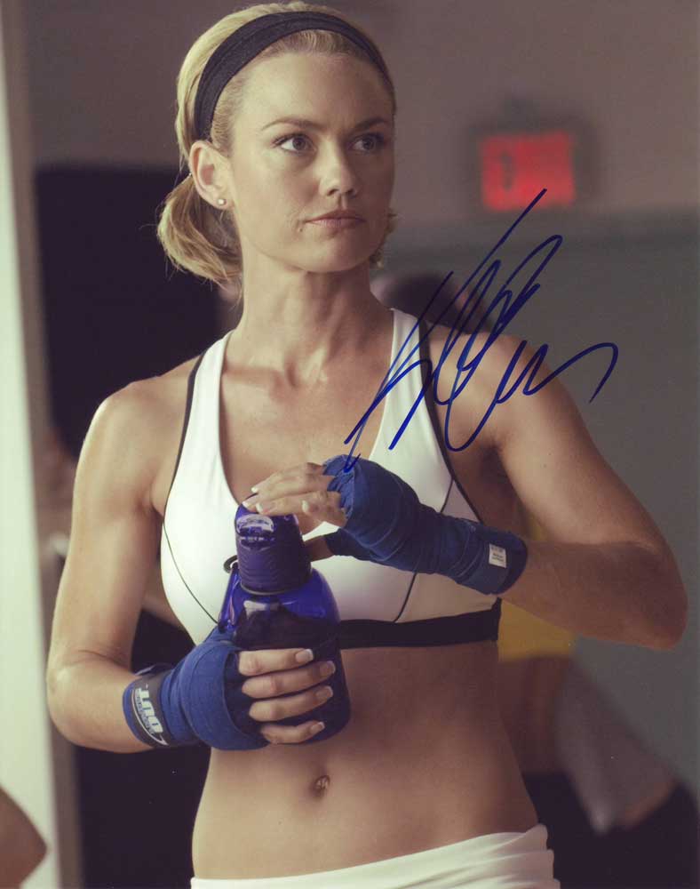 Kelly Carlson in-person autographed photo