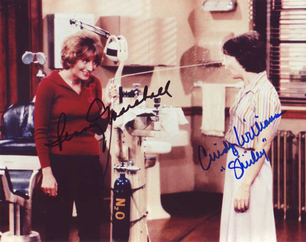 Laverne & Shirley in-person autographed cast photo