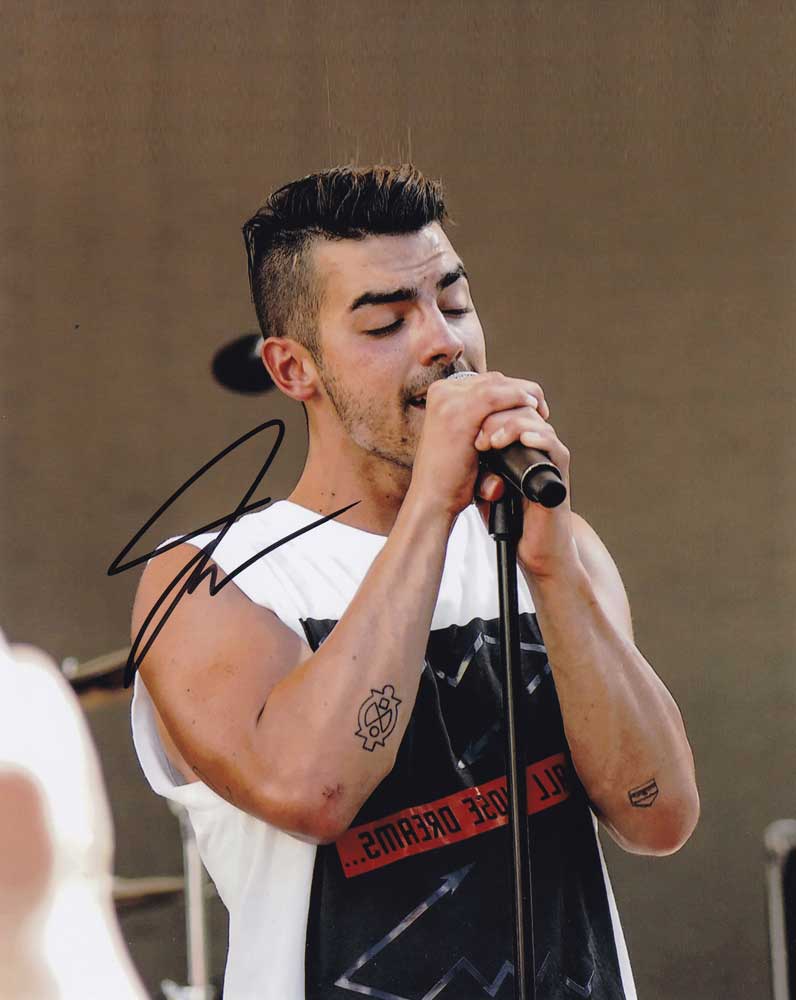 Joe Jonas In-person Autographed Photo