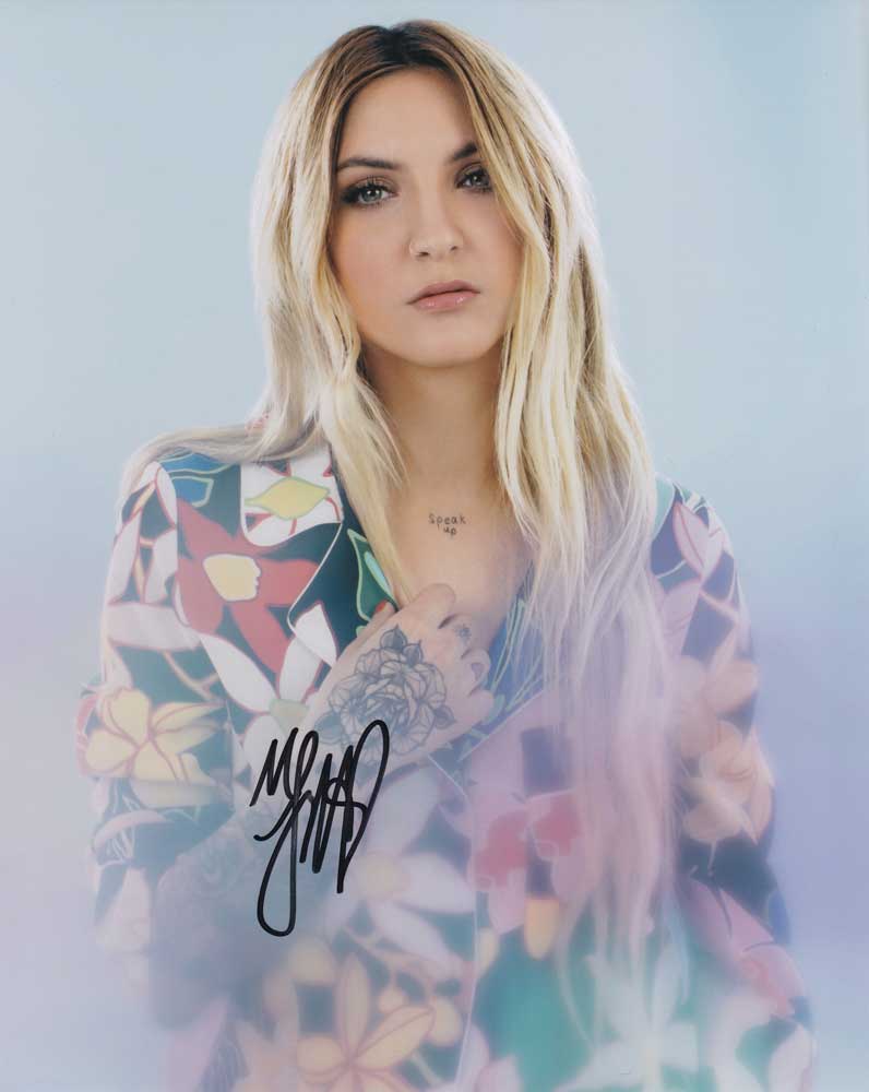 Julia Michaels in-person autographed photo