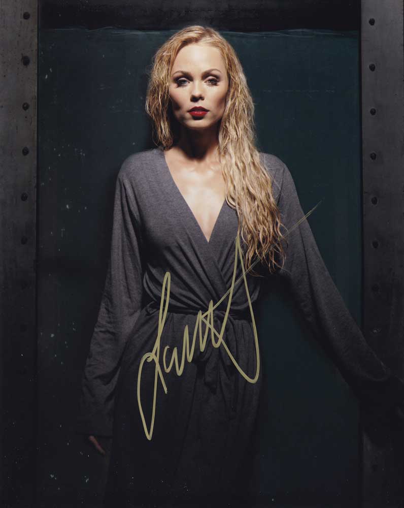 Laura Vandervoort in-person autographed photo