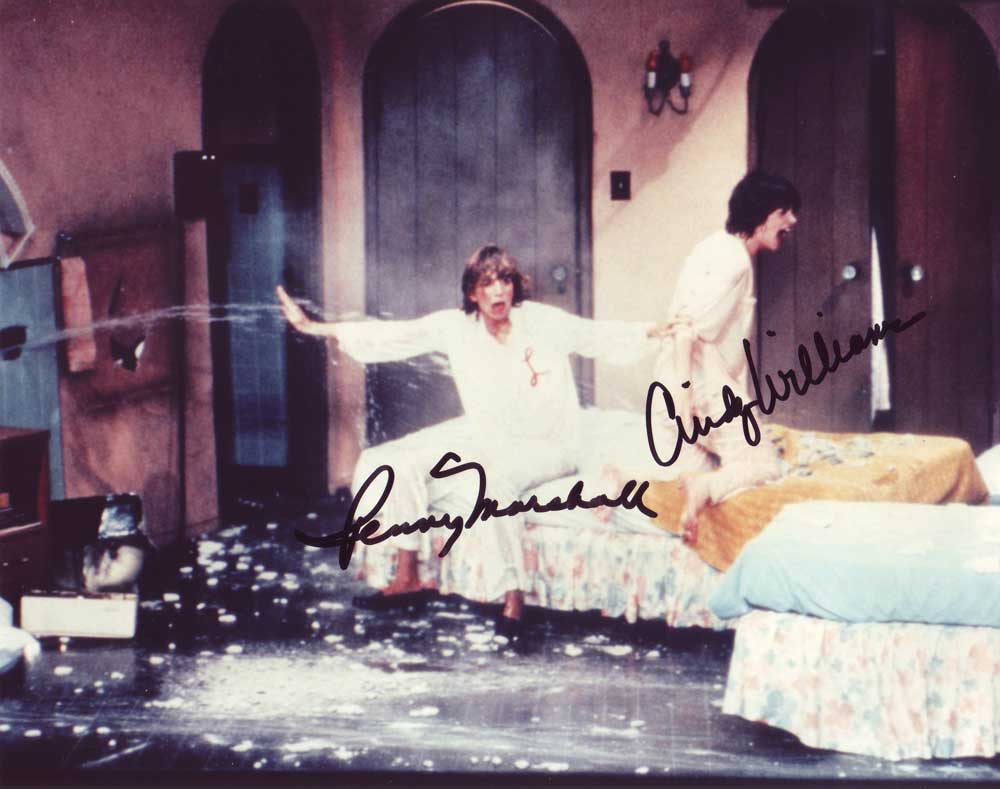 Laverne & Shirley in-person autographed cast photo