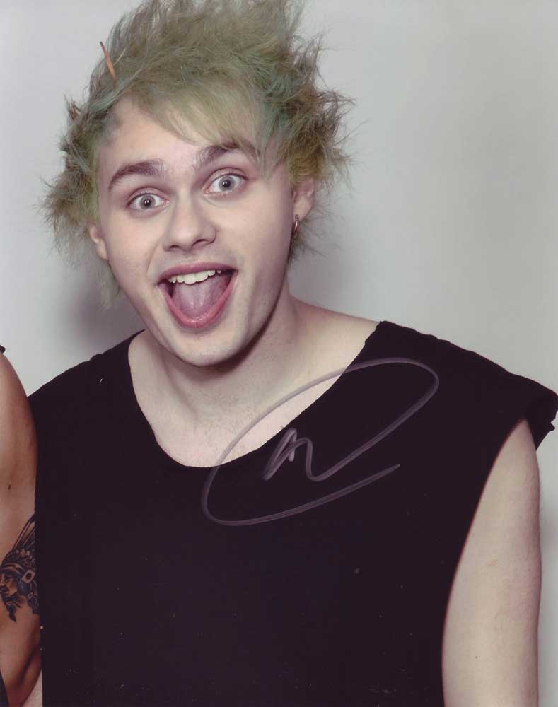 Michael Clifford in-person autographed photo 5 Seconds of Summer