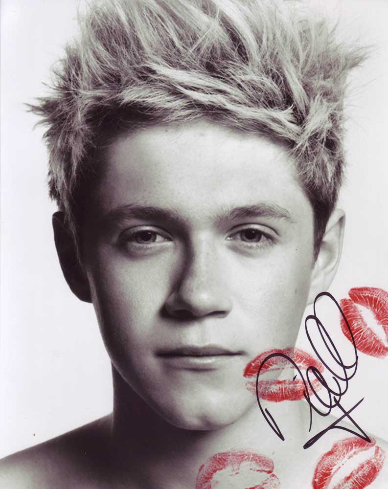 Niall Horan in-person autographed photo One Direction