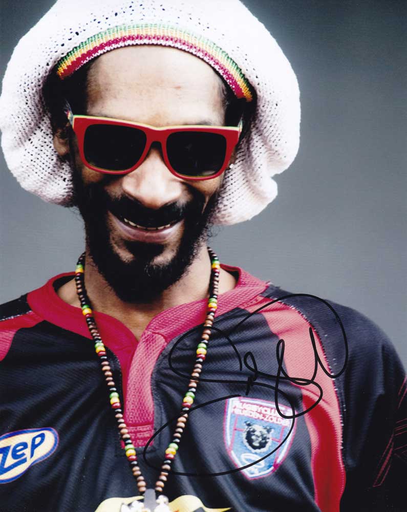 Snoop Dogg  in-person autographed photo