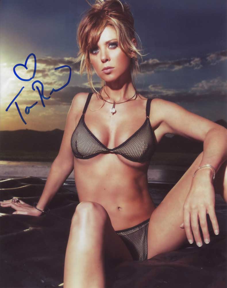 Tara Reid in-person autographed photo