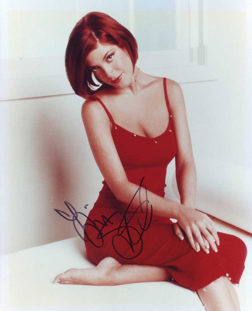 Tori Spelling in-person autographed photo