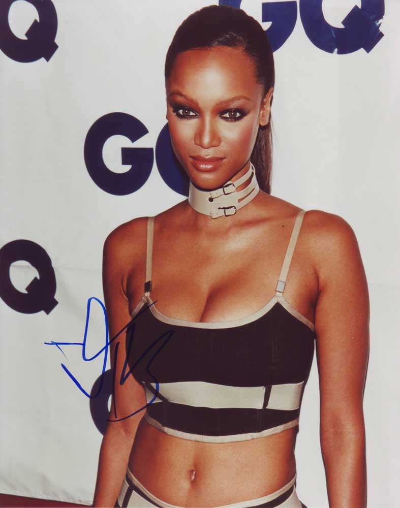 Tyra Banks in-person autographed photo